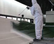 SPRAYING GELCOAT WITH AIRLESS SPRAYER TECNOVER MOD. MARINE M12.nnTechnical Data:n- Electric motor according to CE regulationsn- Power: Singlephase Kw 1,8 V.230/50 Hz or Threephases Kw 2,2 V.380/50Hzn- Noise level according to CE regulations (75 dB)n- Max pressure: 220 Barn- Delivery rate: 9 l/minn- Max nozzle size: 0,041″n- Delivery head: 70 m.nnAirless Paint Sprayer TECNOVER mod. MARINE M12 has been designed for the nautical world.nThis model is made for spraying Gelcoat and Antifouling paint
