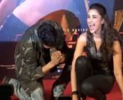 Attention! Why did Varun Dhawan touch Parineeti Chopra’s feet? Well, before you start racking your brain, let us tell you that the gentleman was, in fact, helping Parineeti with her shoes. The actress was caught off guard with Varun’s sudden assist and her expressions says it all! Soon after, Parineeti and Varun were back to what they had come for. At the song launch of ‘Jaaneman Aah’ from Dishoom, Parineeti and Varun were spotted having a great time in each other’s company. The duo gr