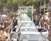 El Papa se ha pegado en el papamovil from papa