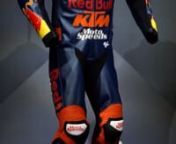 Mostra la tua presenza indossando questo Tuta da Gara KTM, una tuta replica disegnata dalla tuta Miguel Oliveira, ha indossato nella stagione MotoGP 2021 dal team Red bull KTM.nhttps://eleather.it/tuta-da-gara-ktm.html