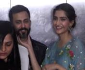 Flashbacks Friday: Sonam K Ahuja CANNOT keep her hands off Anand Ahuja as they indulge in some PDA. The darling father-daughter duo, Anil Kapoor and Sonam K Ahuja, collaborated for Ek Ladki Ko Dekha Toh Aisa Laga after a long while. The ecstatic duo held a special screening for their friends, family and colleagues. Sonam got hubby Anand Ahuja along, Akshay Kumar came down to watch the film with his author-wife Twinkle Khanna. Meanwhile, Sonam and Anand painted the town red with their sweet PDA m