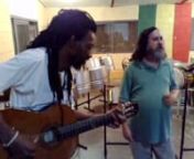 Richard Stallman e TC cantam Guantanamero durante visita à Casa de Cultura Tainã em Campinas - SP.nnFilmado usando Nokia N95.nnCreative Commons BY-NC-SA