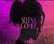 Selena Gomez &amp; The Scene performs Más (More - Spanish Version) (Official Audio)