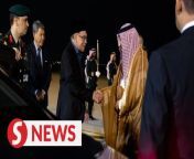 Malaysian Prime Minister Datuk Seri Anwar Ibrahim arrived in Riyadh, Saudi Arabia on Saturday night for a three-day working visit to participate in the World Economic Forum’s (WEF) Special Meeting. &#60;br/&#62;&#60;br/&#62;WATCH MORE: https://thestartv.com/c/news&#60;br/&#62;SUBSCRIBE: https://cutt.ly/TheStar&#60;br/&#62;LIKE: https://fb.com/TheStarOnline