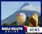 Bicolanos watch the colorful and gigantic hot air balloons with the iconic Mayon Volcano in the background during the first ever Bicol Loco Hotair Balloon and Music Concert Festival at the Old Legazpi Airport in Albay, Bicol on Friday, May 3.&#60;br/&#62;&#60;br/&#62;The three-day festival aims to boost the local economy through tourism and increase the region&#39;s global recognition. (MB Video by Noel B. Pabalate)&#60;br/&#62;&#60;br/&#62;Subscribe to the Manila Bulletin Online channel! - https://www.youtube.com/TheManilaBulletin&#60;br/&#62;&#60;br/&#62;Visit our website at http://mb.com.ph&#60;br/&#62;Facebook: https://www.facebook.com/manilabulletin&#60;br/&#62;Twitter: https://www.twitter.com/manila_bulletin&#60;br/&#62;Instagram: https://instagram.com/manilabulletin&#60;br/&#62;Tiktok: https://www.tiktok.com/@manilabulletin&#60;br/&#62;&#60;br/&#62;#ManilaBulletinOnline&#60;br/&#62;#ManilaBulletin&#60;br/&#62;#LatestNews&#60;br/&#62;