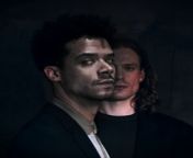 Jam Reiderson Imitate Loustat's Season 1 Poster Pose (No Watermark) - Interview with the Vampire (2022) Season 2 - Jacob Anderson, Sam Reid from filem asoka 2 jam