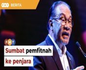 Perdana Menteri Anwar Ibrahim berkata mereka yang memfitnah kononnya kerajaan mahu membuka kasino di Forest City, Johor, seharusnya disumbat ke dalam penjara.&#60;br/&#62;&#60;br/&#62;Laporan Lanjut: https://www.freemalaysiatoday.com/category/bahasa/tempatan/2024/05/01/sumbat-pemfitnah-kasino-forest-city-ke-penjara-kata-pm/&#60;br/&#62;&#60;br/&#62;Read More: https://www.freemalaysiatoday.com/category/nation/2024/05/01/false-claims-on-casino-will-land-you-in-jail-says-anwar/&#60;br/&#62;&#60;br/&#62;&#60;br/&#62;Free Malaysia Today is an independent, bi-lingual news portal with a focus on Malaysian current affairs.&#60;br/&#62;&#60;br/&#62;Subscribe to our channel - http://bit.ly/2Qo08ry&#60;br/&#62;------------------------------------------------------------------------------------------------------------------------------------------------------&#60;br/&#62;Check us out at https://www.freemalaysiatoday.com&#60;br/&#62;Follow FMT on Facebook: https://bit.ly/49JJoo5&#60;br/&#62;Follow FMT on Dailymotion: https://bit.ly/2WGITHM&#60;br/&#62;Follow FMT on X: https://bit.ly/48zARSW &#60;br/&#62;Follow FMT on Instagram: https://bit.ly/48Cq76h&#60;br/&#62;Follow FMT on TikTok : https://bit.ly/3uKuQFp&#60;br/&#62;Follow FMT Berita on TikTok: https://bit.ly/48vpnQG &#60;br/&#62;Follow FMT Telegram - https://bit.ly/42VyzMX&#60;br/&#62;Follow FMT LinkedIn - https://bit.ly/42YytEb&#60;br/&#62;Follow FMT Lifestyle on Instagram: https://bit.ly/42WrsUj&#60;br/&#62;Follow FMT on WhatsApp: https://bit.ly/49GMbxW &#60;br/&#62;------------------------------------------------------------------------------------------------------------------------------------------------------&#60;br/&#62;Download FMT News App:&#60;br/&#62;Google Play – http://bit.ly/2YSuV46&#60;br/&#62;App Store – https://apple.co/2HNH7gZ&#60;br/&#62;Huawei AppGallery - https://bit.ly/2D2OpNP&#60;br/&#62;&#60;br/&#62;#BeritaFMT #AnwarIbrahim #ForestCity #WanAzriWanDeris #Chegubard