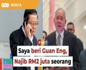 Pengarah Consortium Zenith BUCG Sdn Bhd, Zarul Ahmad Zulkifli memberitahu Mahkamah Sesyen beliau membayar sejumlah RM4 juta kepada bekas ketua menteri Pulau Pinang, Lim Guan Eng dan perdana menteri ketika itu, Najib Razak pada 2017.&#60;br/&#62;&#60;br/&#62;Laporan Lanjut: &#60;br/&#62;https://www.freemalaysiatoday.com/category/bahasa/tempatan/2023/10/23/saya-beri-guan-eng-najib-rm2-juta-seorang-ahli-perniagaan-beritahu-mahkamah/&#60;br/&#62;&#60;br/&#62;Read More: &#60;br/&#62;https://www.freemalaysiatoday.com/category/nation/2023/10/23/i-gave-guan-eng-najib-rm2mil-each-businessman-tells-court/&#60;br/&#62;&#60;br/&#62;Free Malaysia Today is an independent, bi-lingual news portal with a focus on Malaysian current affairs.&#60;br/&#62;&#60;br/&#62;Subscribe to our channel - http://bit.ly/2Qo08ry&#60;br/&#62;------------------------------------------------------------------------------------------------------------------------------------------------------&#60;br/&#62;Check us out at https://www.freemalaysiatoday.com&#60;br/&#62;Follow FMT on Facebook: http://bit.ly/2Rn6xEV&#60;br/&#62;Follow FMT on Dailymotion: https://bit.ly/2WGITHM&#60;br/&#62;Follow FMT on Twitter: http://bit.ly/2OCwH8a &#60;br/&#62;Follow FMT on Instagram: https://bit.ly/2OKJbc6&#60;br/&#62;Follow FMT on TikTok : https://bit.ly/3cpbWKK&#60;br/&#62;Follow FMT Telegram - https://bit.ly/2VUfOrv&#60;br/&#62;Follow FMT LinkedIn - https://bit.ly/3B1e8lN&#60;br/&#62;Follow FMT Lifestyle on Instagram: https://bit.ly/39dBDbe&#60;br/&#62;------------------------------------------------------------------------------------------------------------------------------------------------------&#60;br/&#62;Download FMT News App:&#60;br/&#62;Google Play – http://bit.ly/2YSuV46&#60;br/&#62;App Store – https://apple.co/2HNH7gZ&#60;br/&#62;Huawei AppGallery - https://bit.ly/2D2OpNP&#60;br/&#62;&#60;br/&#62;#FMTNews #LimGuanEng #NajibRazak #KesRasuah #TerowongBawahLaut