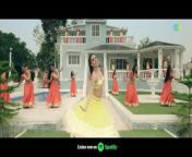 The internet has started grooving to Asha Bhosle’s Magical Voice as they shake a leg on ‘’Koi Sehri Babu’’. So we decided to give this 1973 song a facelift.&#60;br/&#62;&#60;br/&#62;Matching steps on this NOW uptempo energetic dance number, sung by Shruti Rane (Do Ghoont fame) is the queen of Indian reality shows – Divya Agarwal. Adding to this triumphant pair is Bollywood’s dancing legend himself – Ganesh Acharya and his assistant Jayshree Kelkar. So let&#39;s kick off the party season with this firecracker of a song.&#60;br/&#62;&#60;br/&#62;redits:&#60;br/&#62;&#60;br/&#62;Artist:- Divya Agarwal&#60;br/&#62;Singer:- Shruti Rane&#60;br/&#62;Choreography:- Jayshree Kelkar&#60;br/&#62;DOP:- Ajay Pandey&#60;br/&#62;Edit:- Manoj magar&#60;br/&#62;Recreated by:- Bombay Raja&#60;br/&#62;Programmer:- Viplove Rajdeo&#60;br/&#62;Mixed and Mastered:- Kohinoor Mukherjee&#60;br/&#62;Original Music Director:- Laxmikant Pyarelal&#60;br/&#62;Original Singer:- Asha Bhosle&#60;br/&#62;Original Lyricist:- Anand Bakshi &#60;br/&#62;Costume Designer:- jimmyzdesigner&#60;br/&#62;&#60;br/&#62;Lyrics:&#60;br/&#62;&#60;br/&#62;Koi sahari baabu &#60;br/&#62;Dil-lahari baabu haay re &#60;br/&#62;Pag baandh gaya ghungharu &#60;br/&#62;Main chham chham nachadi firaan&#60;br/&#62;&#60;br/&#62;Main to chalun haule haule &#60;br/&#62;Fir bhi man dole&#60;br/&#62;Haay we, mere rabba main ki karaan&#60;br/&#62;Main chham chham nachadi firaan&#60;br/&#62;&#60;br/&#62;Panaghat pe main kam jaane lagi &#60;br/&#62;Natakhat se main sharmaane lagi &#60;br/&#62;Dhadakan se main ghabaraane lagi &#60;br/&#62;Darpan se main kataraane lagi &#60;br/&#62;Man khaae hichakole &#60;br/&#62;Aise jaise naiya dole &#60;br/&#62;Haay we, mere rabba main ki karaan&#60;br/&#62;Main chham chham nachadi firaan&#60;br/&#62;&#60;br/&#62;Sapanon men chori se ane laga &#60;br/&#62;Raaton ki nindiya churaane laga &#60;br/&#62;Nainon ki doli bithha ke mujhe &#60;br/&#62;Le ke bahut dur jaane laga &#60;br/&#62;Mere ghunghata ko khole &#60;br/&#62;Mithhe mithhe bol bole&#60;br/&#62;Haay we, mere rabba main ki karaan&#60;br/&#62;Main chham chham nachadi firaan