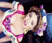 Music video by Belinda performing En la Obscuridad. (P) (C) 2013 Capitol Latin. All rights reserved. Unauthorized reproduction is a violation of applicable laws. Manufactured by Capitol Latin, 404 Washington Ave. Suite 700, Miami Beach, FL 33139