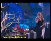 I DO NOT OWN THIS VIDEO IS COPYRIGHTED.&#60;br/&#62;AVRIL LAVIGNE SINGING FOR THE FIRST TIME &#92;