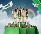 http://www.nma.tv It&#39;s the last day of the eco-friendly Weather Girls! Get your last look of Esse in the cute green uniform.&#60;br/&#62;&#60;br/&#62;Check out behind-the-scenes photos of Esse and the rest of the Weather Girls on their Facebook page at http://www.facebook.com/WRGirls/.&#60;br/&#62;&#60;br/&#62;Watch more Weather Girls forecasts for the US and Taiwan here: http://www.nexttv.com.tw/weather/.