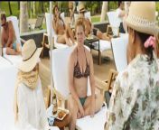 After her boyfriend dumps her on the eve of their exotic vacation, impetuous dreamer Emily Middleton (Amy Schumer) persuades her ultra-cautious mother, Linda (Goldie Hawn) to travel with her to paradise.