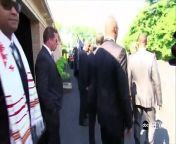 Pallbearers carry Muhammad Ali&#39;s casket ahead of funeral procession in Louisville.