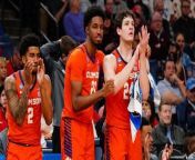 Clemson Ruthlessly Outplays Arizona in Sweet 16 Matchup from video sc